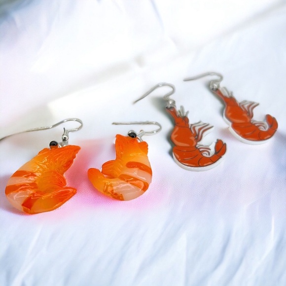 Seafood Chic: Whimsical Shrimp Earrings! NWT Dangle Shellfish Earrings - Picture 5 of 5
